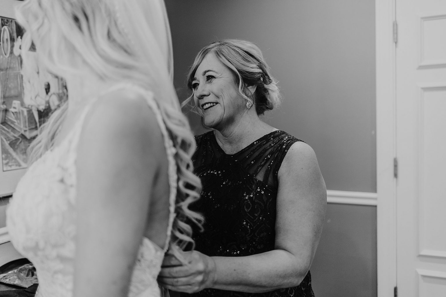 Midwest LGBTQ+ Wedding// Ashley + Bree - samanthamitchellphotos.com